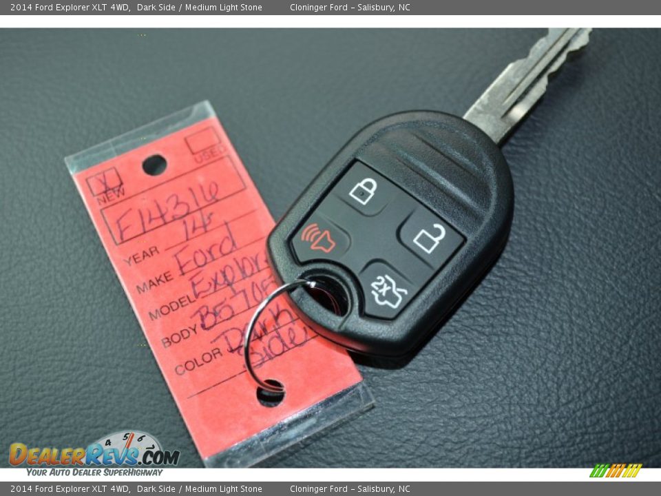 2014 Ford Explorer XLT 4WD Dark Side / Medium Light Stone Photo #30