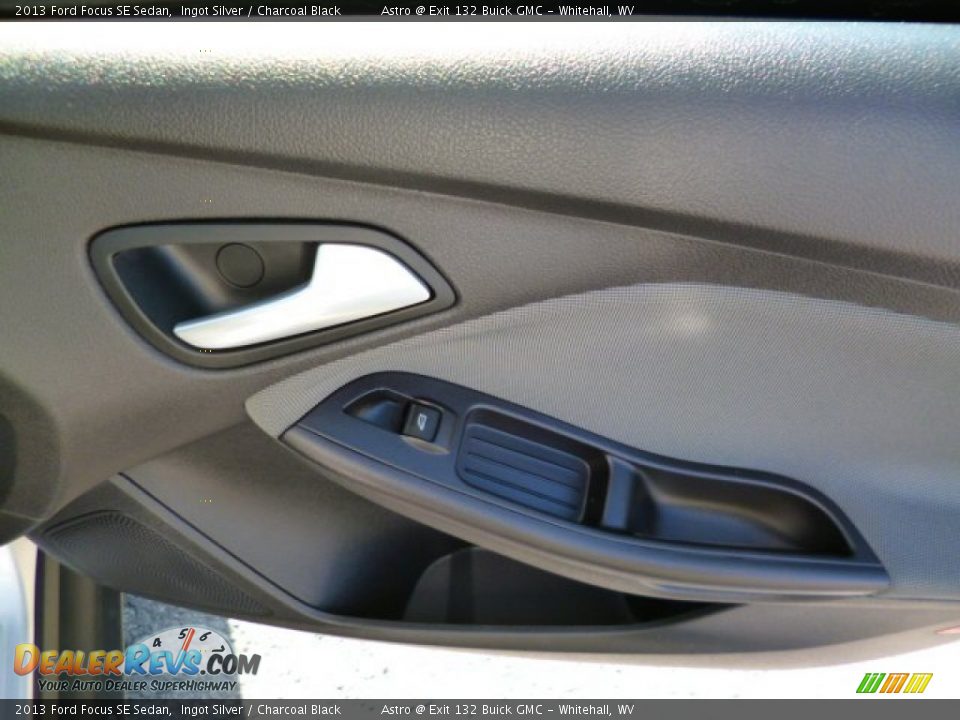 2013 Ford Focus SE Sedan Ingot Silver / Charcoal Black Photo #11