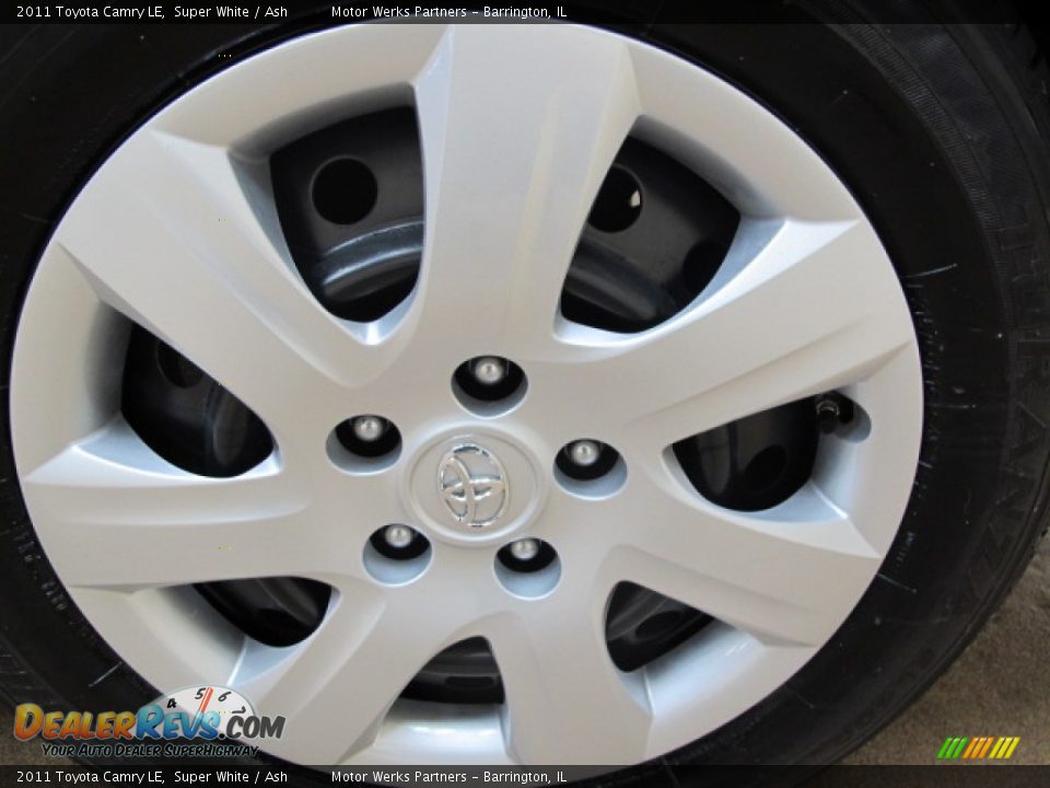 2011 Toyota Camry LE Super White / Ash Photo #14