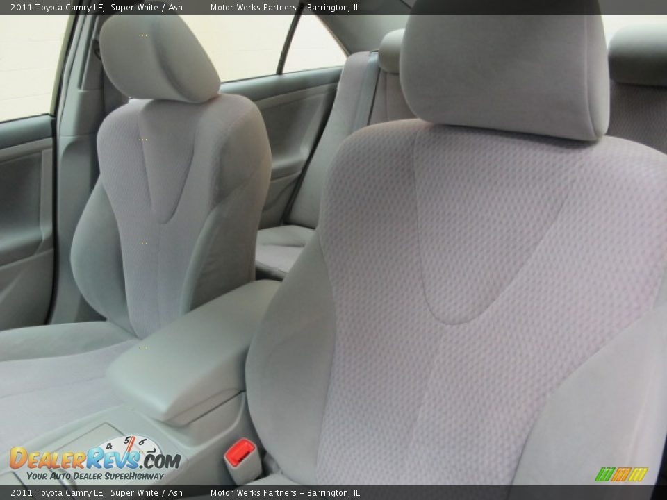 2011 Toyota Camry LE Super White / Ash Photo #18