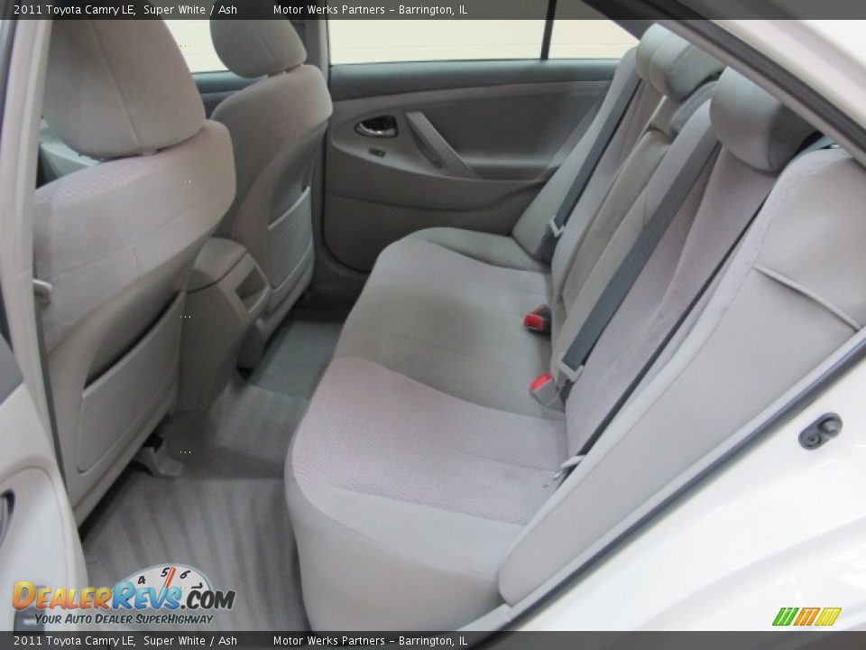 2011 Toyota Camry LE Super White / Ash Photo #19