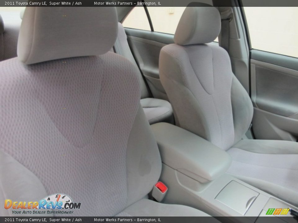 2011 Toyota Camry LE Super White / Ash Photo #24