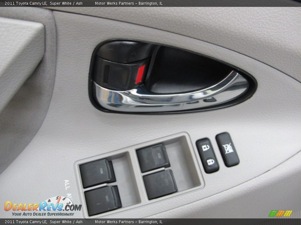 2011 Toyota Camry LE Super White / Ash Photo #36
