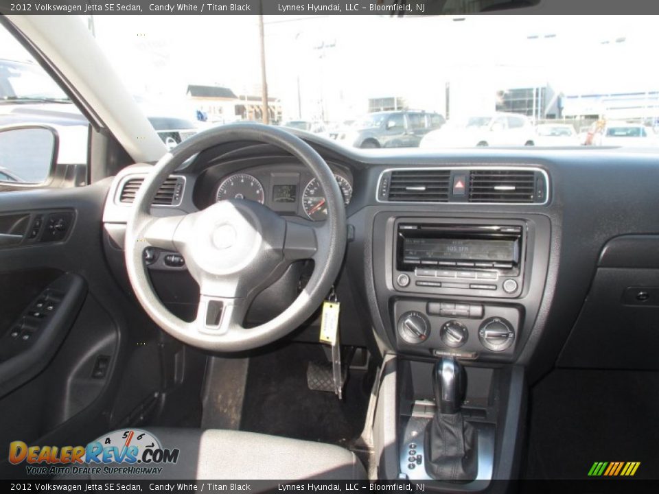 2012 Volkswagen Jetta SE Sedan Candy White / Titan Black Photo #10