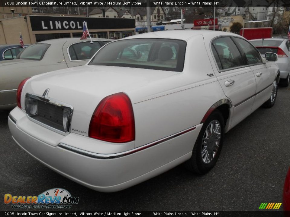 2008 Lincoln Town Car Signature Limited Vibrant White / Medium Light Stone Photo #4