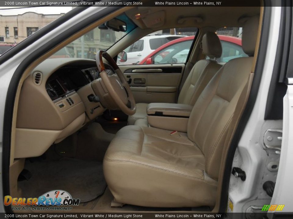 2008 Lincoln Town Car Signature Limited Vibrant White / Medium Light Stone Photo #12