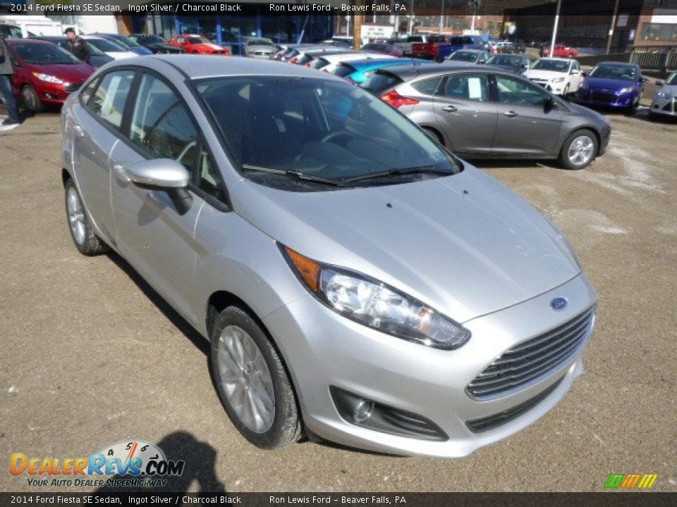 2014 Ford Fiesta SE Sedan Ingot Silver / Charcoal Black Photo #2