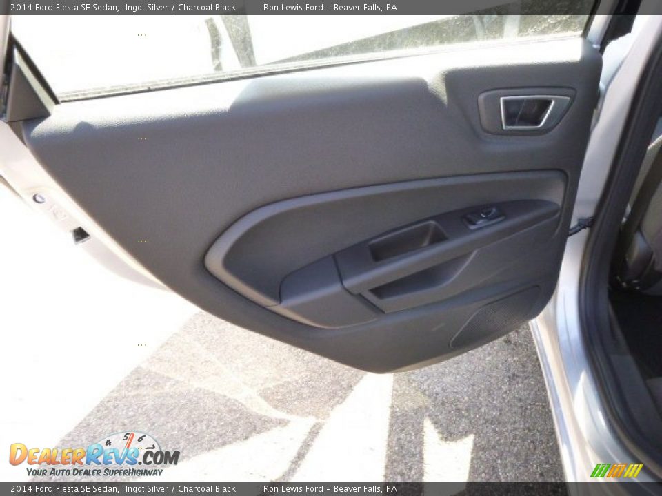 2014 Ford Fiesta SE Sedan Ingot Silver / Charcoal Black Photo #13