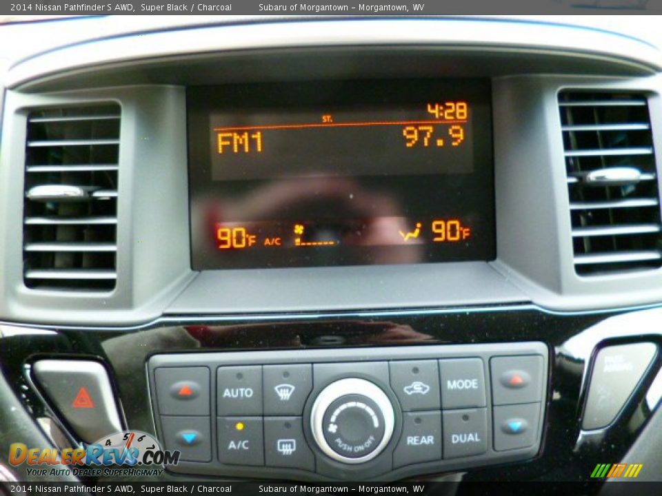 2014 Nissan Pathfinder S AWD Super Black / Charcoal Photo #19