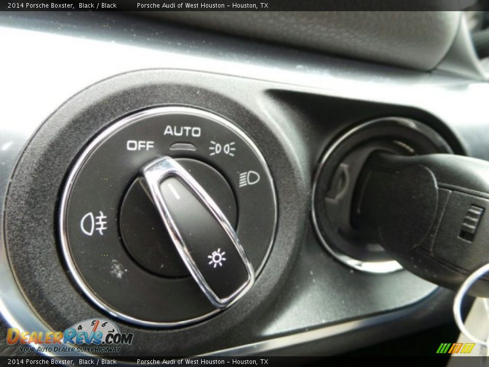Controls of 2014 Porsche Boxster  Photo #22