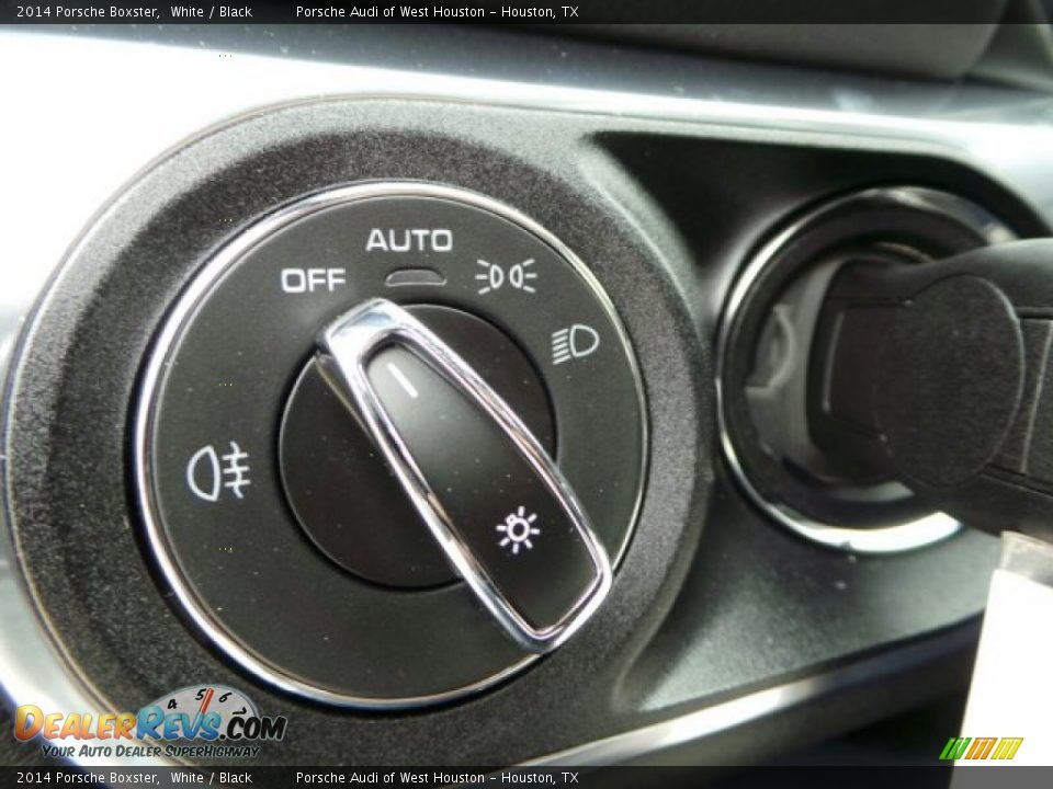Controls of 2014 Porsche Boxster  Photo #23