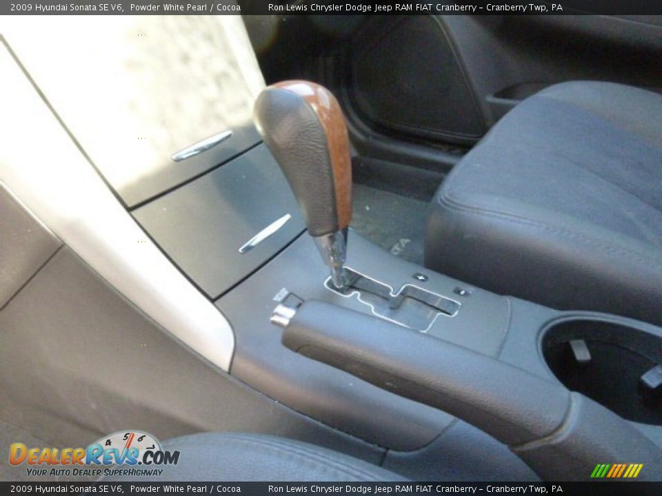 2009 Hyundai Sonata SE V6 Powder White Pearl / Cocoa Photo #17
