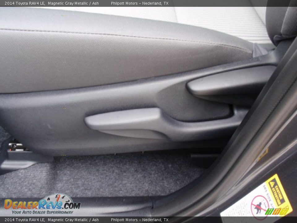 2014 Toyota RAV4 LE Magnetic Gray Metallic / Ash Photo #26
