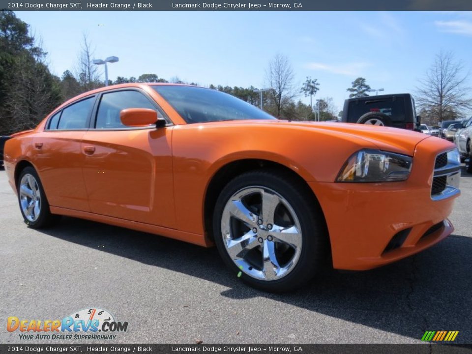 Front 3/4 View of 2014 Dodge Charger SXT Photo #4