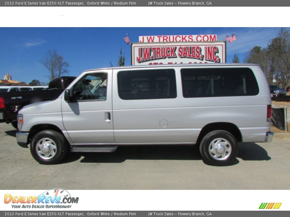 2013 Ford E Series Van E350 XLT Passenger Oxford White / Medium Flint Photo #4