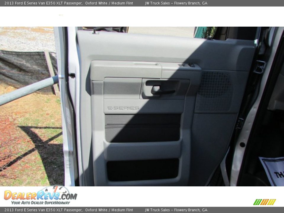 2013 Ford E Series Van E350 XLT Passenger Oxford White / Medium Flint Photo #14