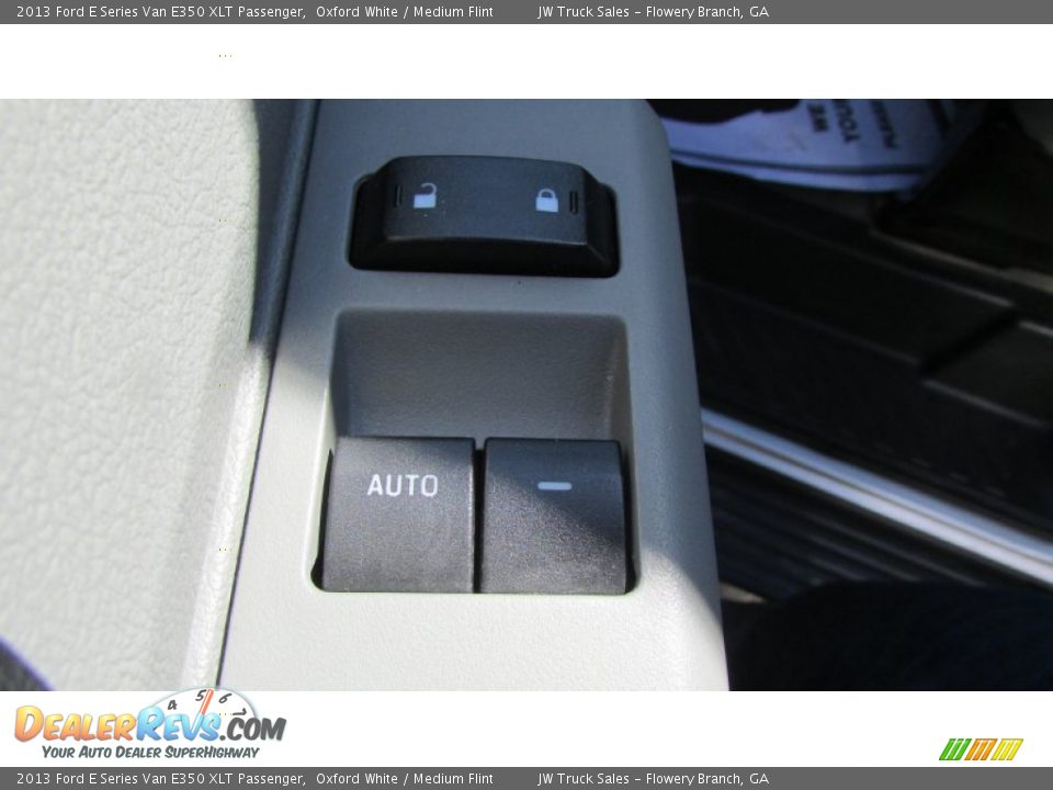 2013 Ford E Series Van E350 XLT Passenger Oxford White / Medium Flint Photo #16