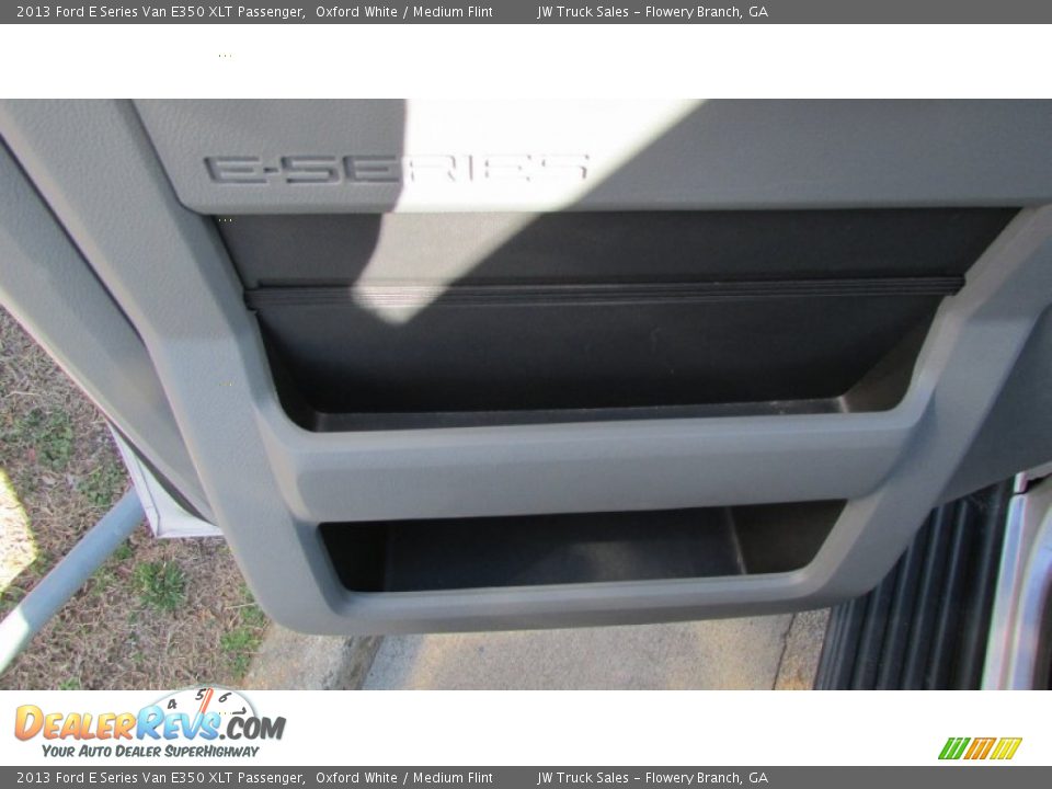2013 Ford E Series Van E350 XLT Passenger Oxford White / Medium Flint Photo #17