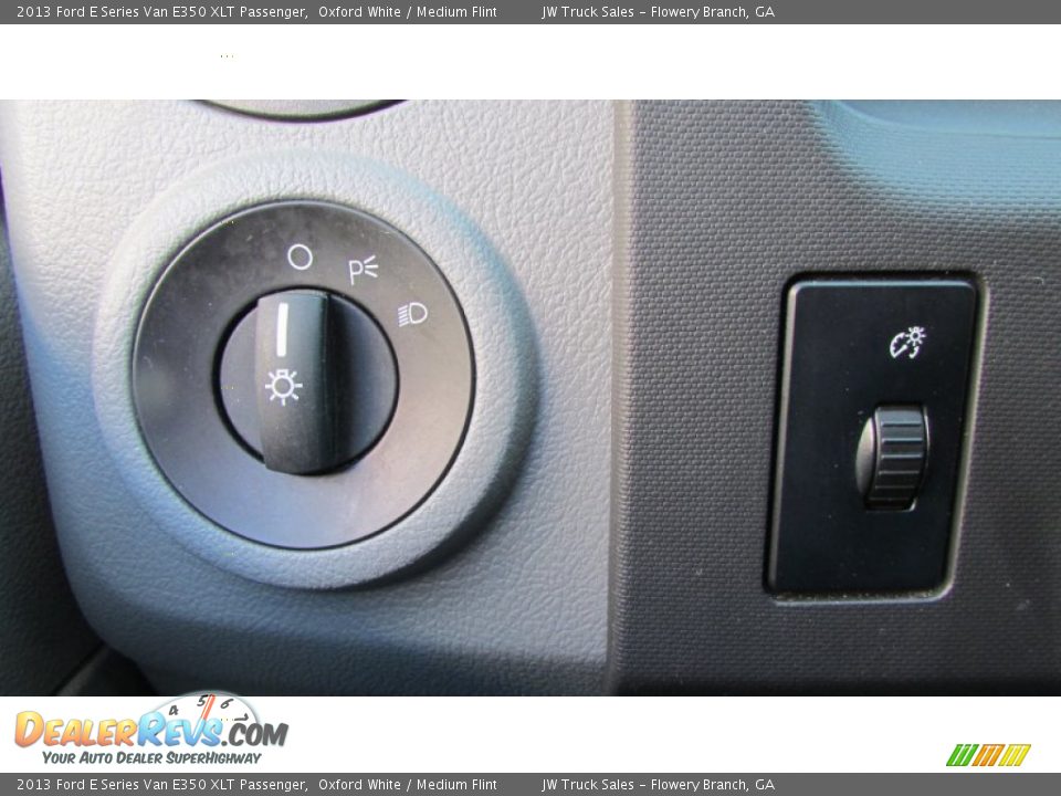 2013 Ford E Series Van E350 XLT Passenger Oxford White / Medium Flint Photo #21