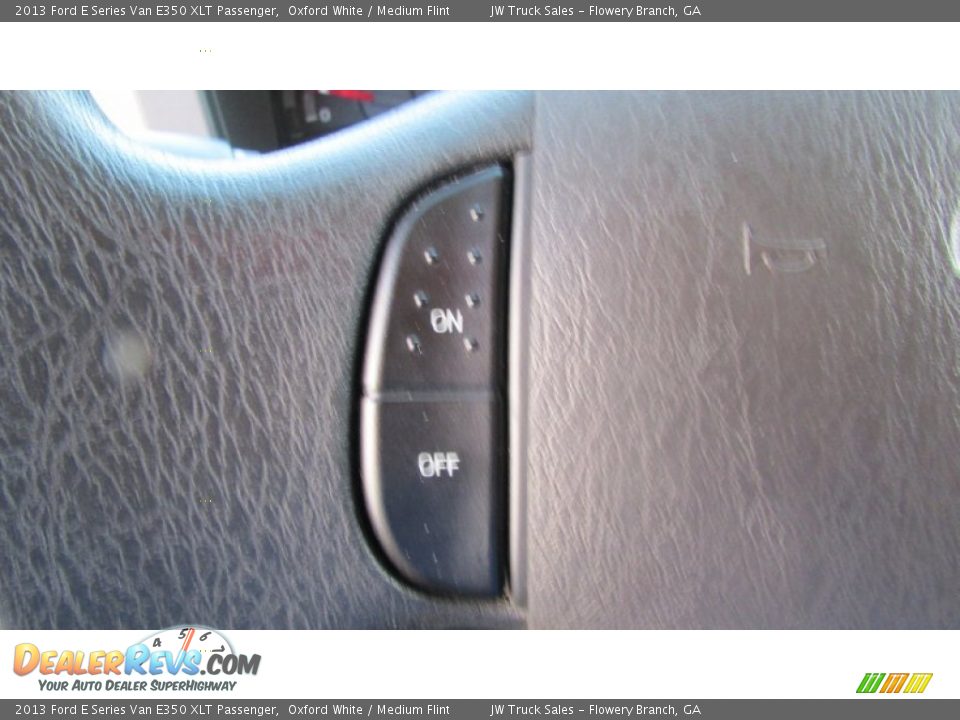 2013 Ford E Series Van E350 XLT Passenger Oxford White / Medium Flint Photo #23
