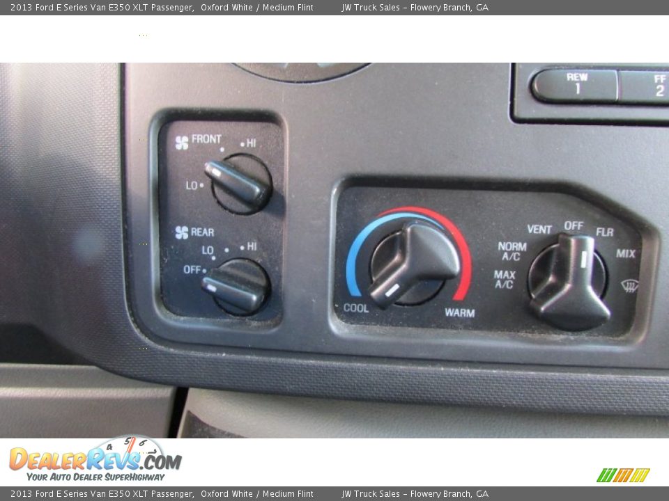 2013 Ford E Series Van E350 XLT Passenger Oxford White / Medium Flint Photo #31