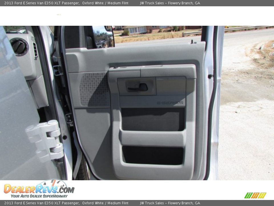2013 Ford E Series Van E350 XLT Passenger Oxford White / Medium Flint Photo #36