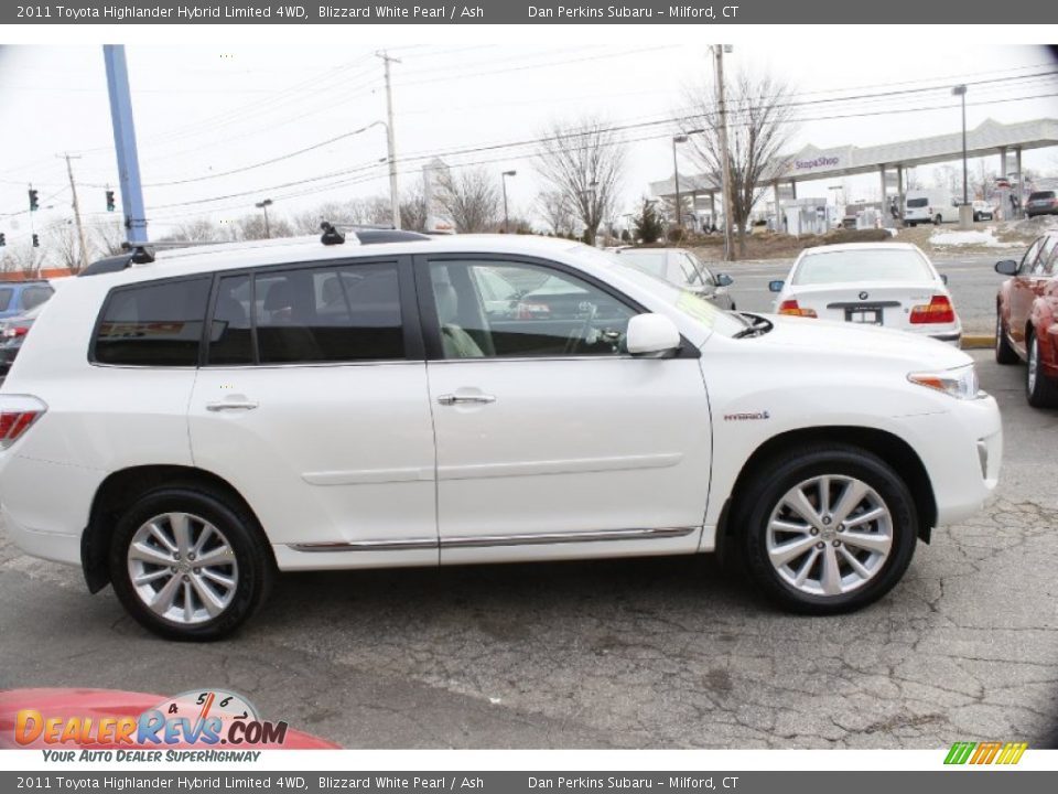 2011 Toyota Highlander Hybrid Limited 4WD Blizzard White Pearl / Ash Photo #4