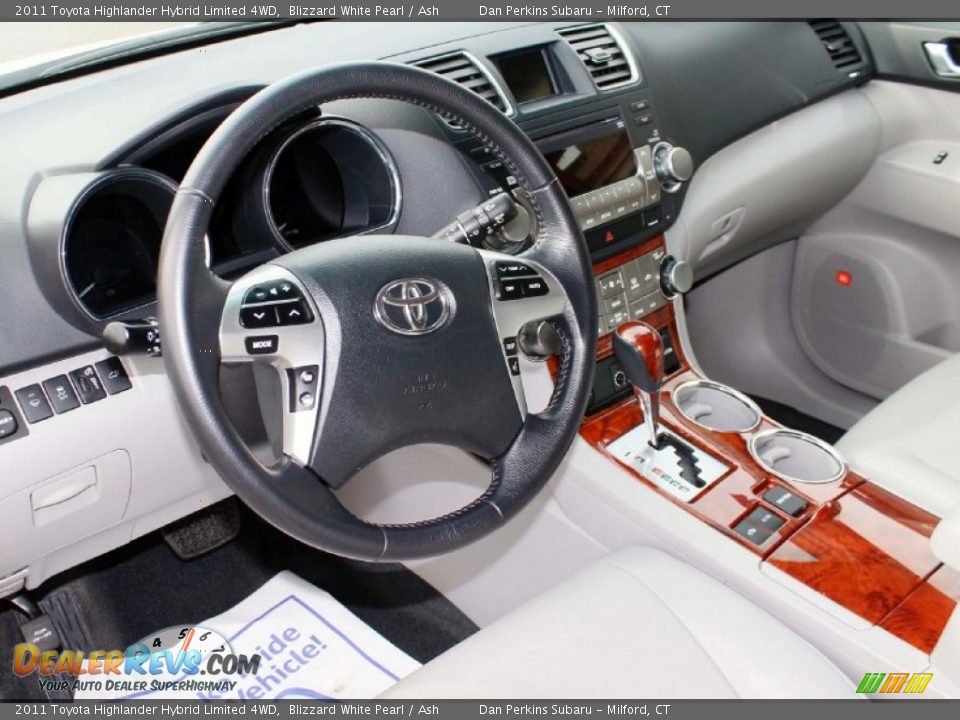 2011 Toyota Highlander Hybrid Limited 4WD Blizzard White Pearl / Ash Photo #5