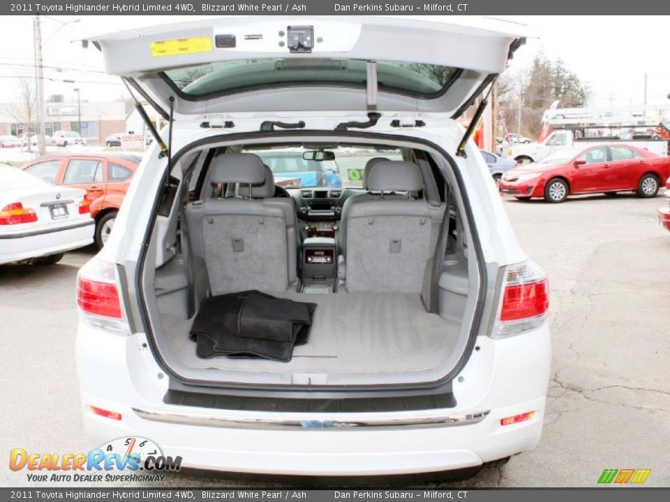2011 Toyota Highlander Hybrid Limited 4WD Blizzard White Pearl / Ash Photo #8