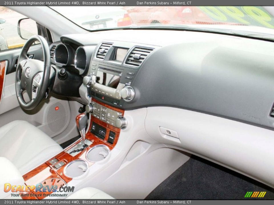 2011 Toyota Highlander Hybrid Limited 4WD Blizzard White Pearl / Ash Photo #9
