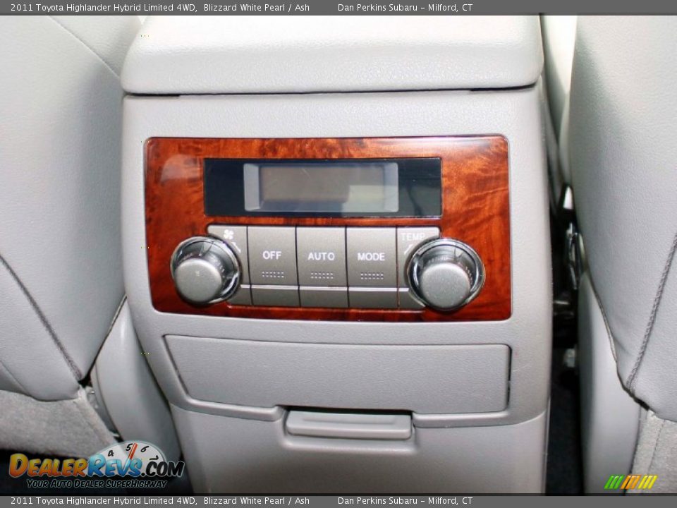 2011 Toyota Highlander Hybrid Limited 4WD Blizzard White Pearl / Ash Photo #15