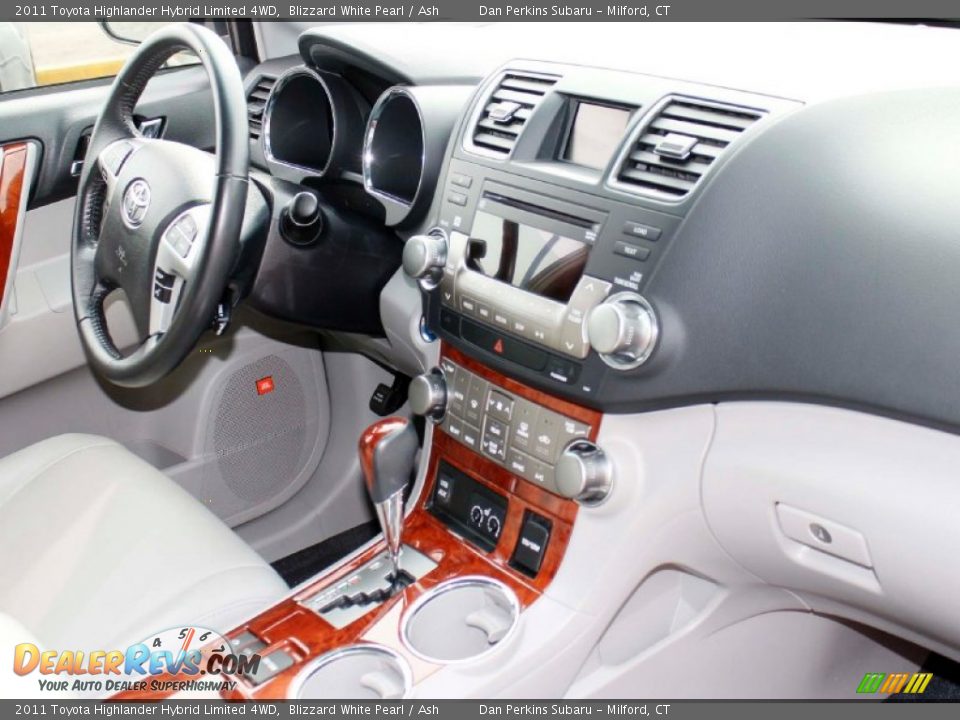 2011 Toyota Highlander Hybrid Limited 4WD Blizzard White Pearl / Ash Photo #18