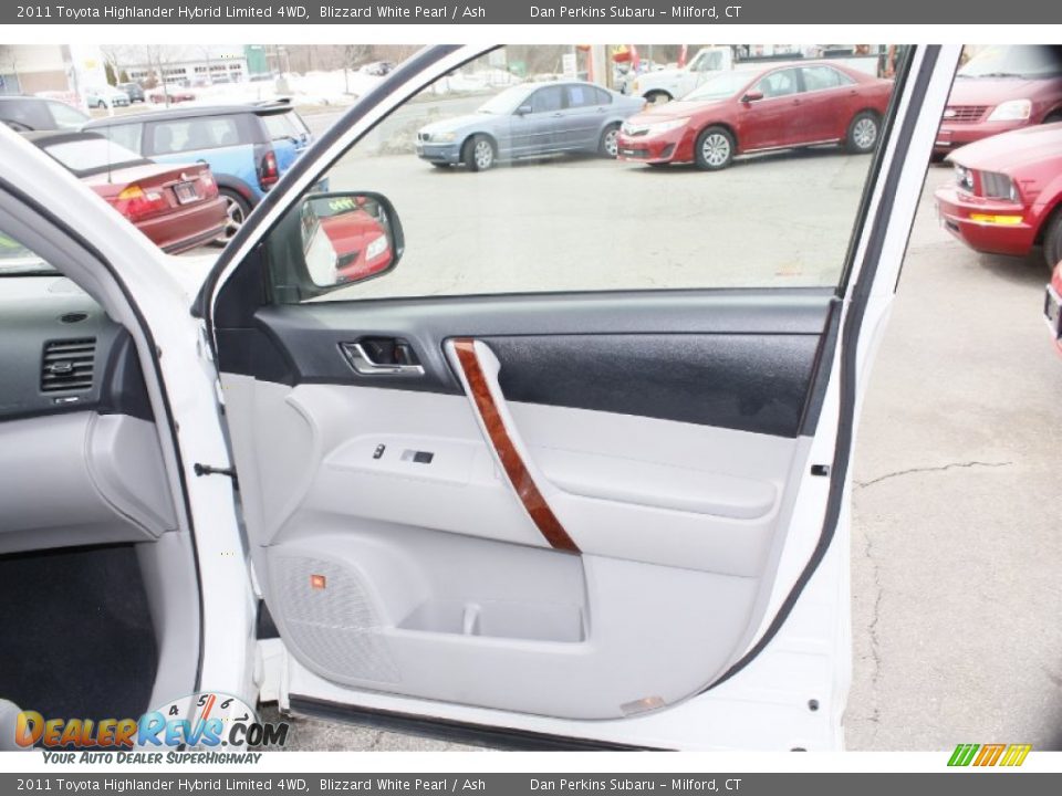2011 Toyota Highlander Hybrid Limited 4WD Blizzard White Pearl / Ash Photo #20