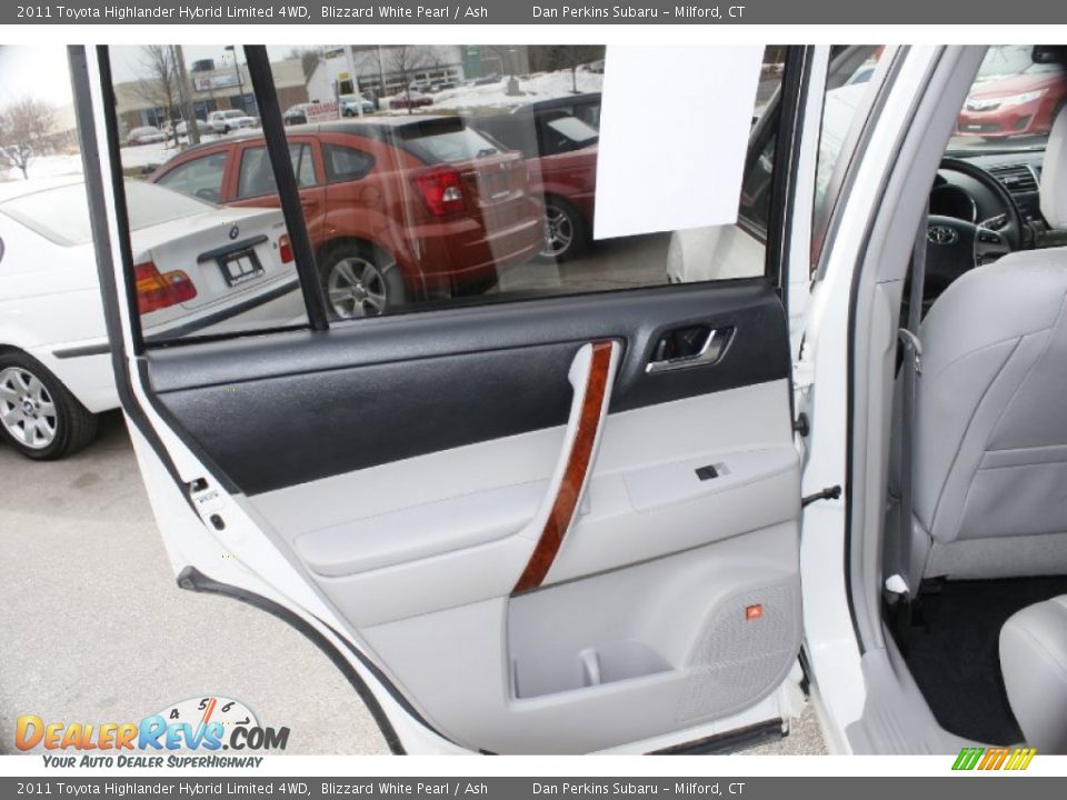 2011 Toyota Highlander Hybrid Limited 4WD Blizzard White Pearl / Ash Photo #22