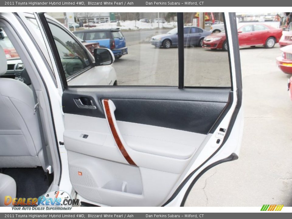 2011 Toyota Highlander Hybrid Limited 4WD Blizzard White Pearl / Ash Photo #23