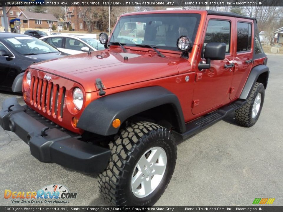 Front 3/4 View of 2009 Jeep Wrangler Unlimited X 4x4 Photo #1