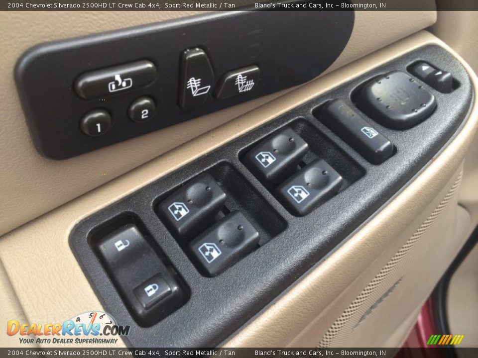 Controls of 2004 Chevrolet Silverado 2500HD LT Crew Cab 4x4 Photo #16