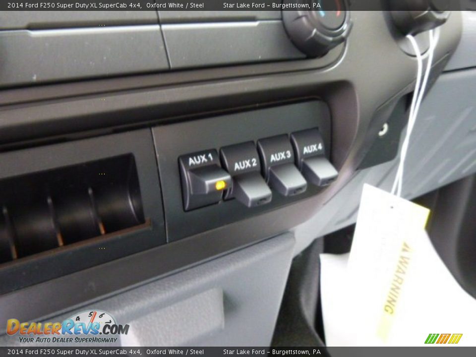 2014 Ford F250 Super Duty XL SuperCab 4x4 Oxford White / Steel Photo #16