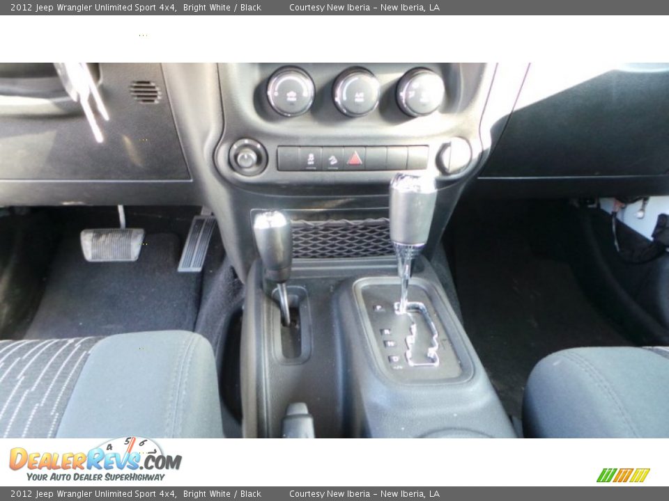 2012 Jeep Wrangler Unlimited Sport 4x4 Shifter Photo #15