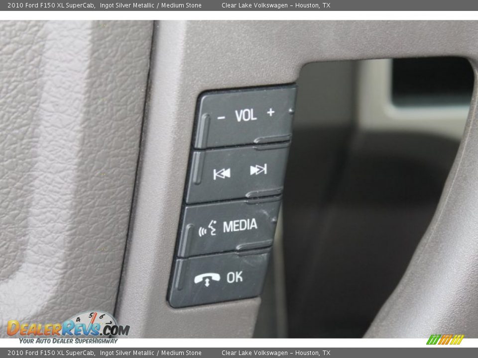 Controls of 2010 Ford F150 XL SuperCab Photo #25