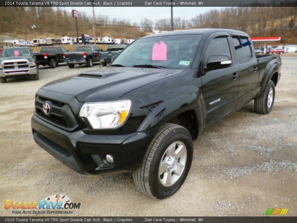 Front 3/4 View of 2014 Toyota Tacoma V6 TRD Sport Double Cab 4x4 Photo #3