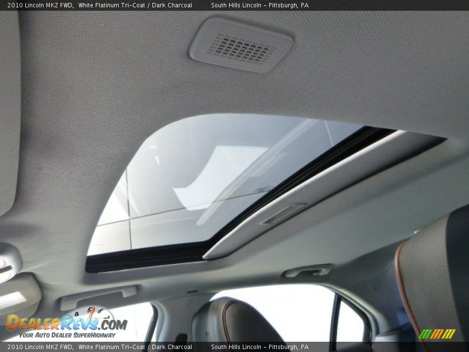 2010 Lincoln MKZ FWD White Platinum Tri-Coat / Dark Charcoal Photo #21