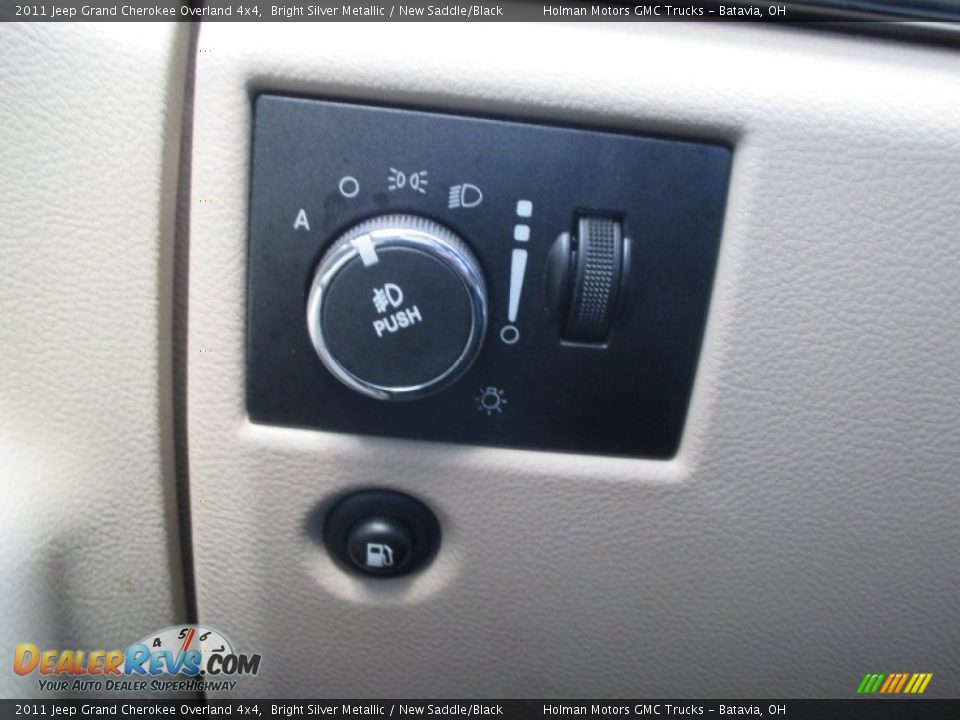 2011 Jeep Grand Cherokee Overland 4x4 Bright Silver Metallic / New Saddle/Black Photo #23