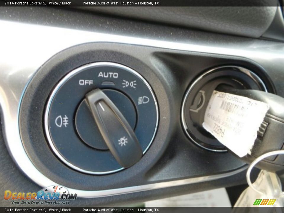 Controls of 2014 Porsche Boxster S Photo #25