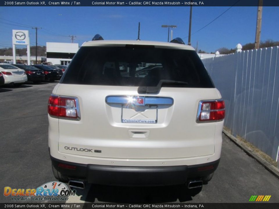 2008 Saturn Outlook XR Cream White / Tan Photo #5