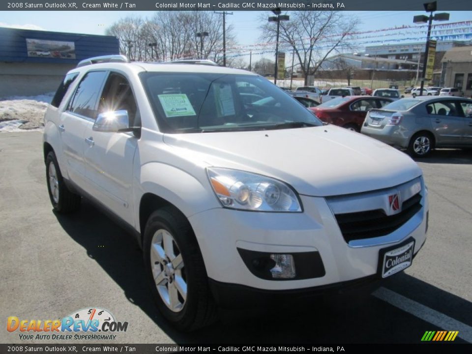 2008 Saturn Outlook XR Cream White / Tan Photo #7