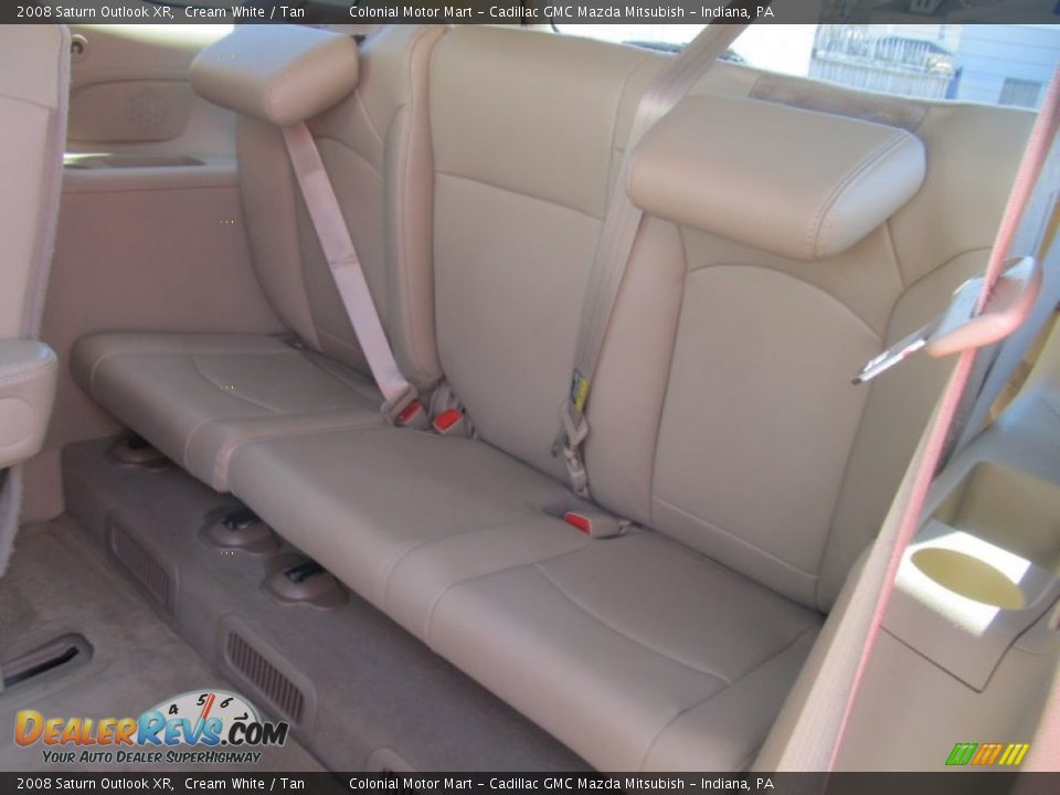 2008 Saturn Outlook XR Cream White / Tan Photo #14