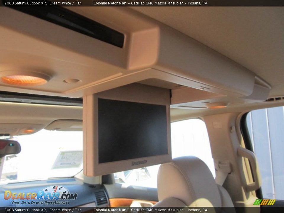 2008 Saturn Outlook XR Cream White / Tan Photo #16