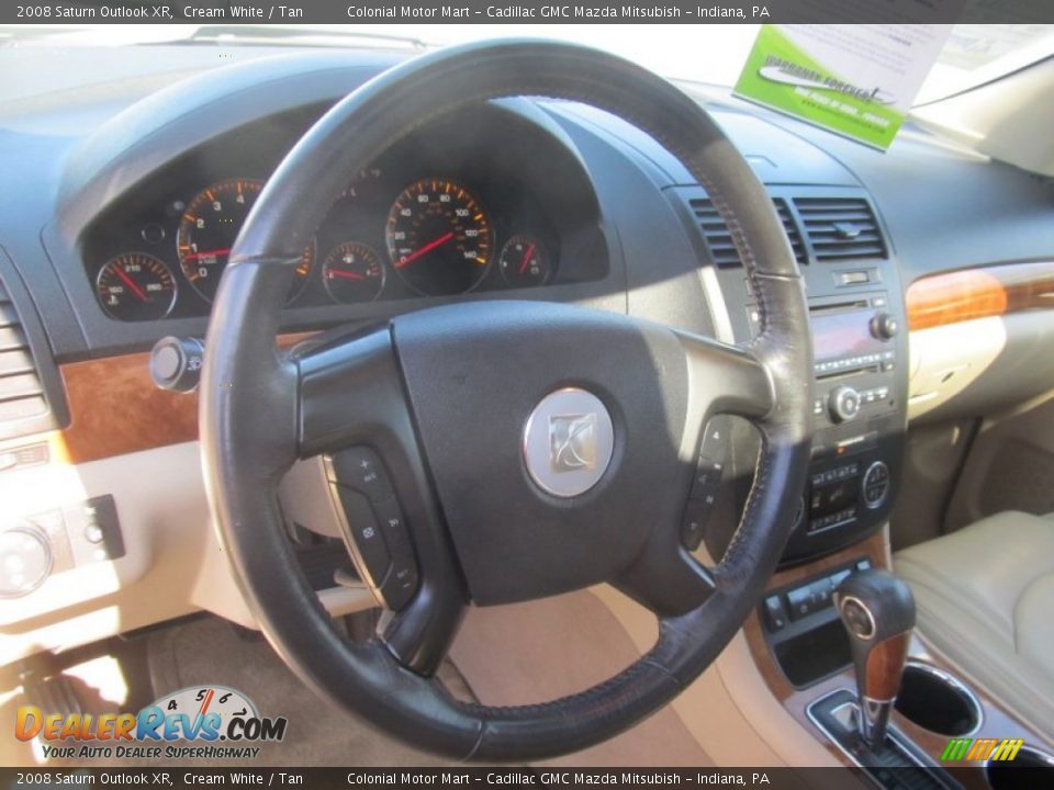 2008 Saturn Outlook XR Cream White / Tan Photo #17
