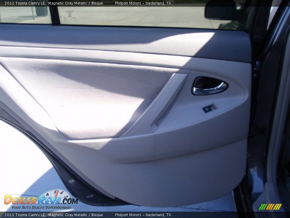 2011 Toyota Camry LE Magnetic Gray Metallic / Bisque Photo #30